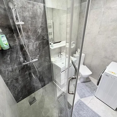 Apartment Near Mcdonalds New One Bedroom *